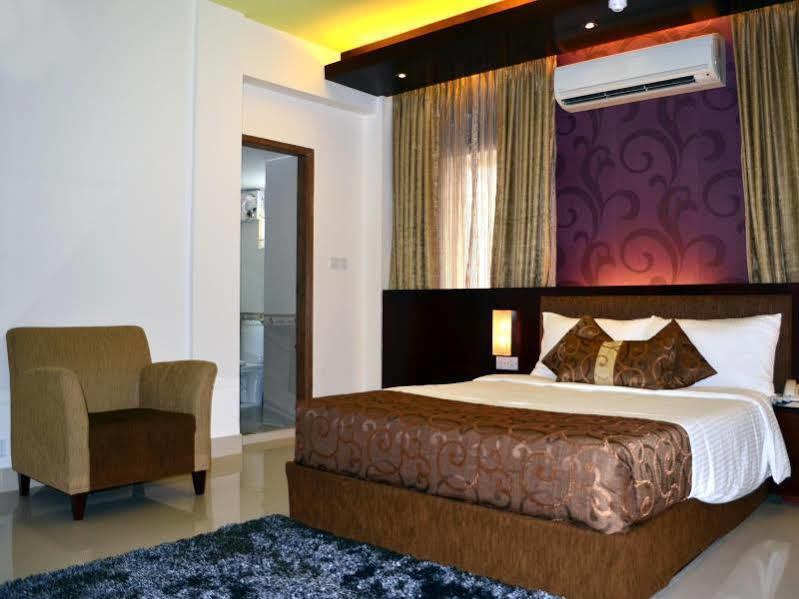 Hotel La Villa Western By Sea Pearl Beach Resort & Spa Dhaka Exteriör bild